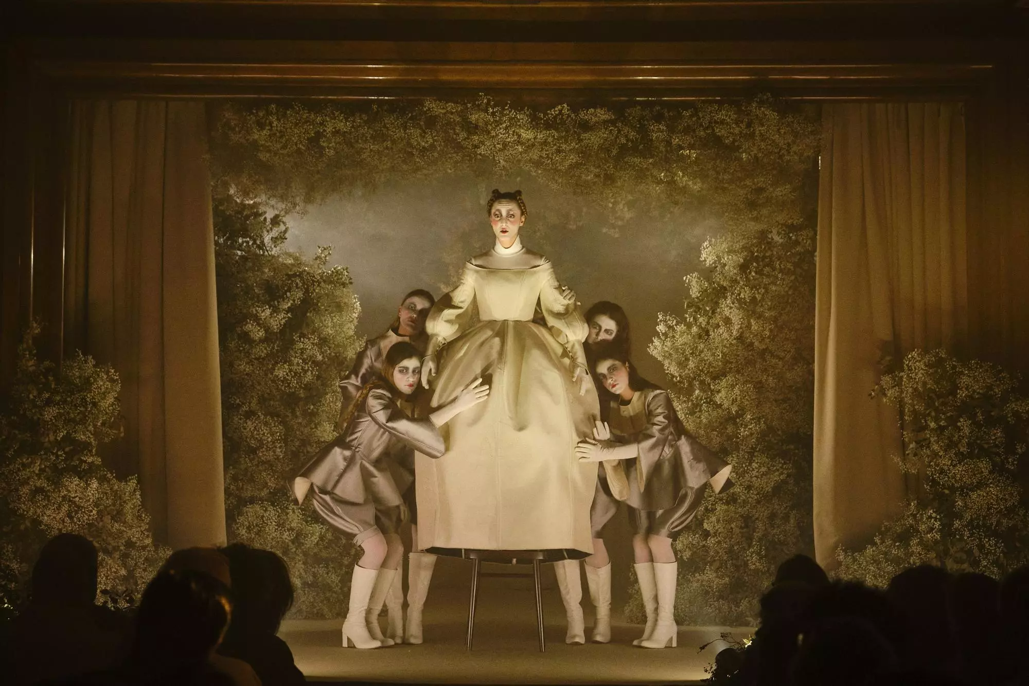 'The Fox Sisters', de Marc Migó amb direcció de Sílvia Delagneau