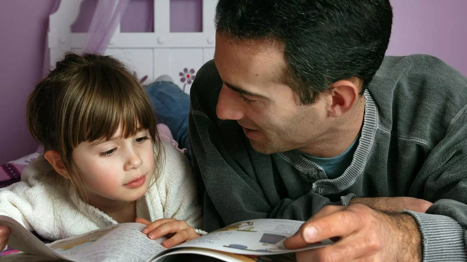 La lectura és un hàbit, una rutina, que s'adquireix amb la pràctica.