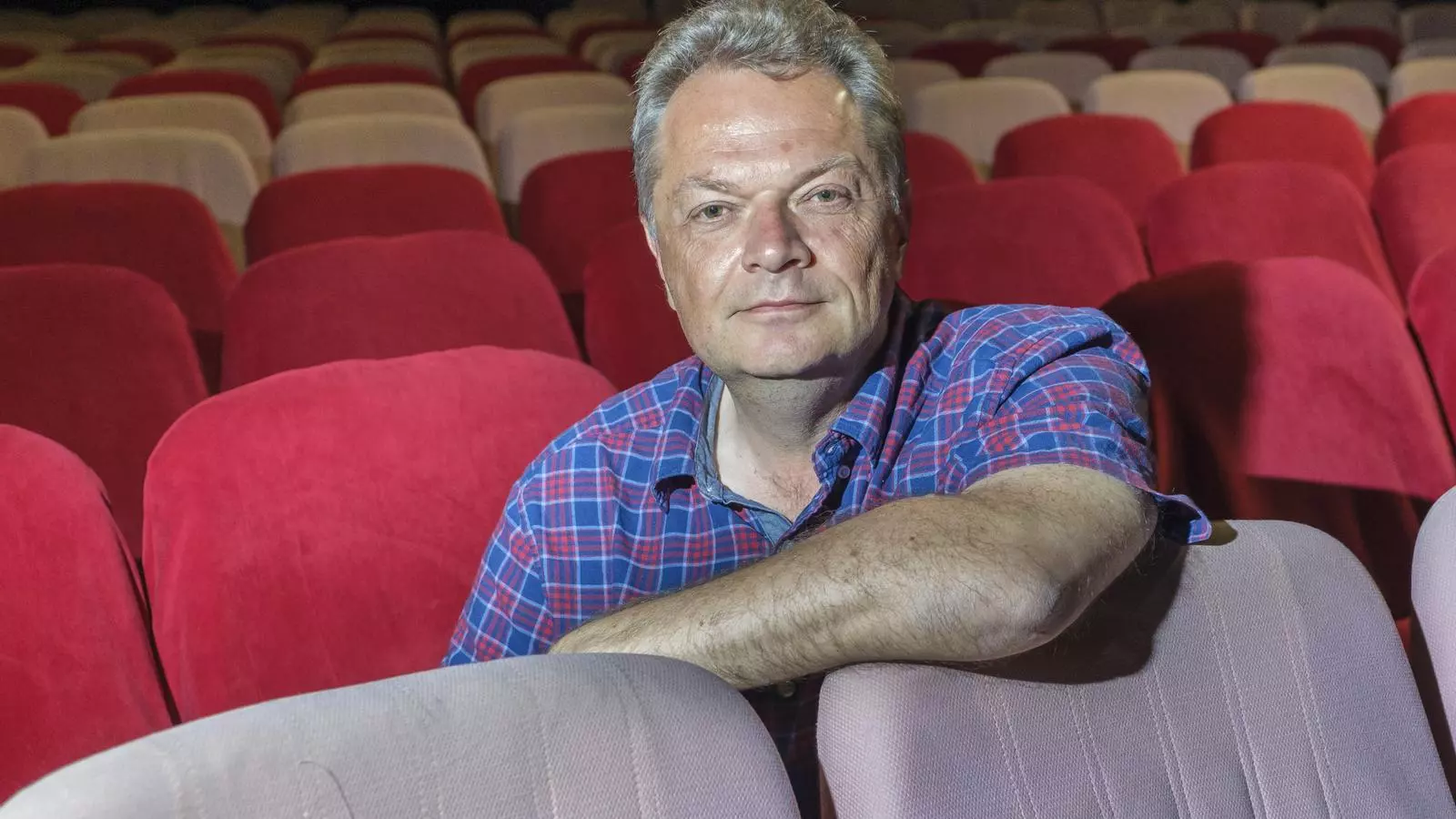El dramaturg Peter Quilter fotografiat al Teatre Apolo de Barcelona