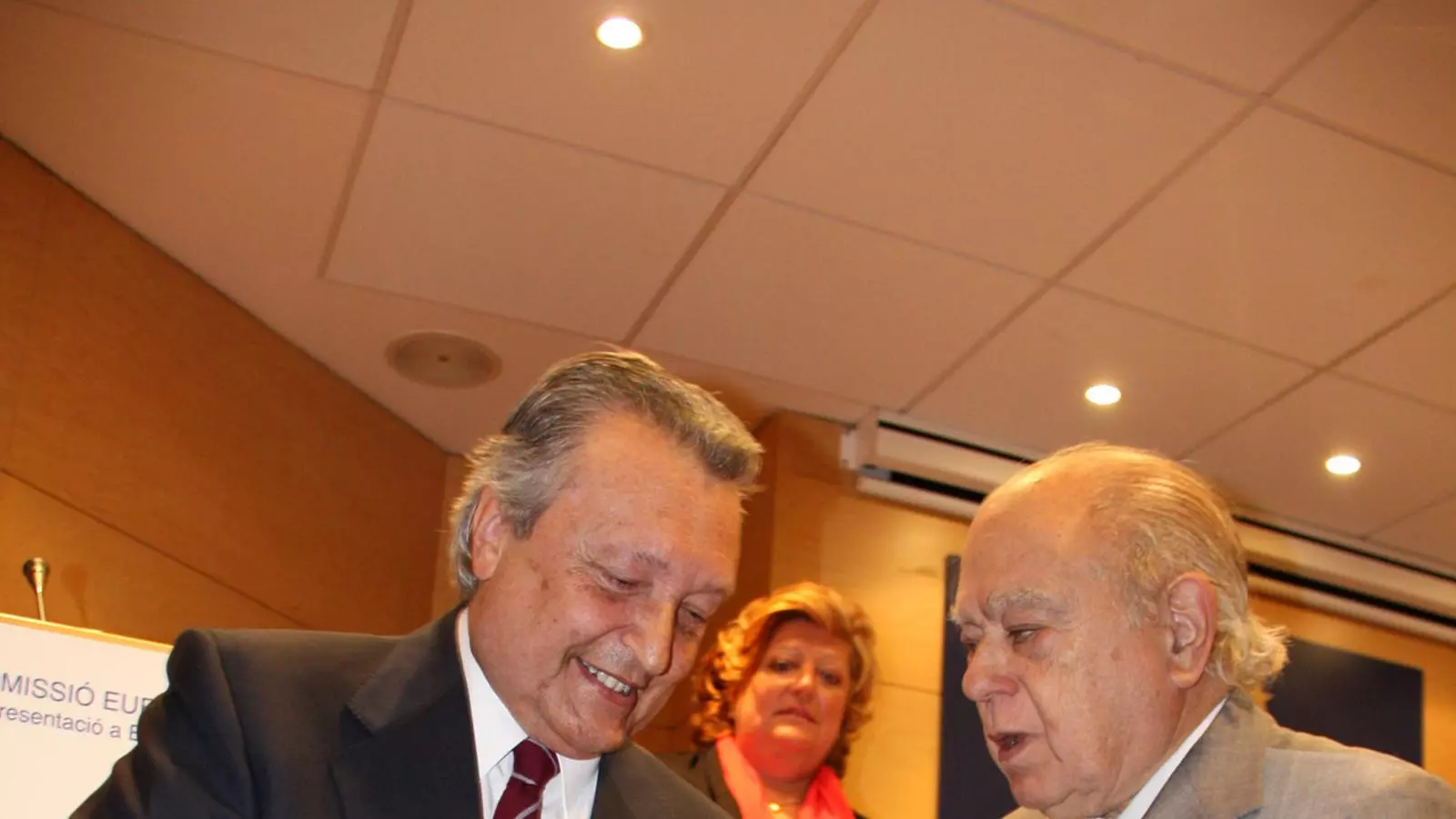 Pujol va entregar ahir el premi a Martí Anglada.