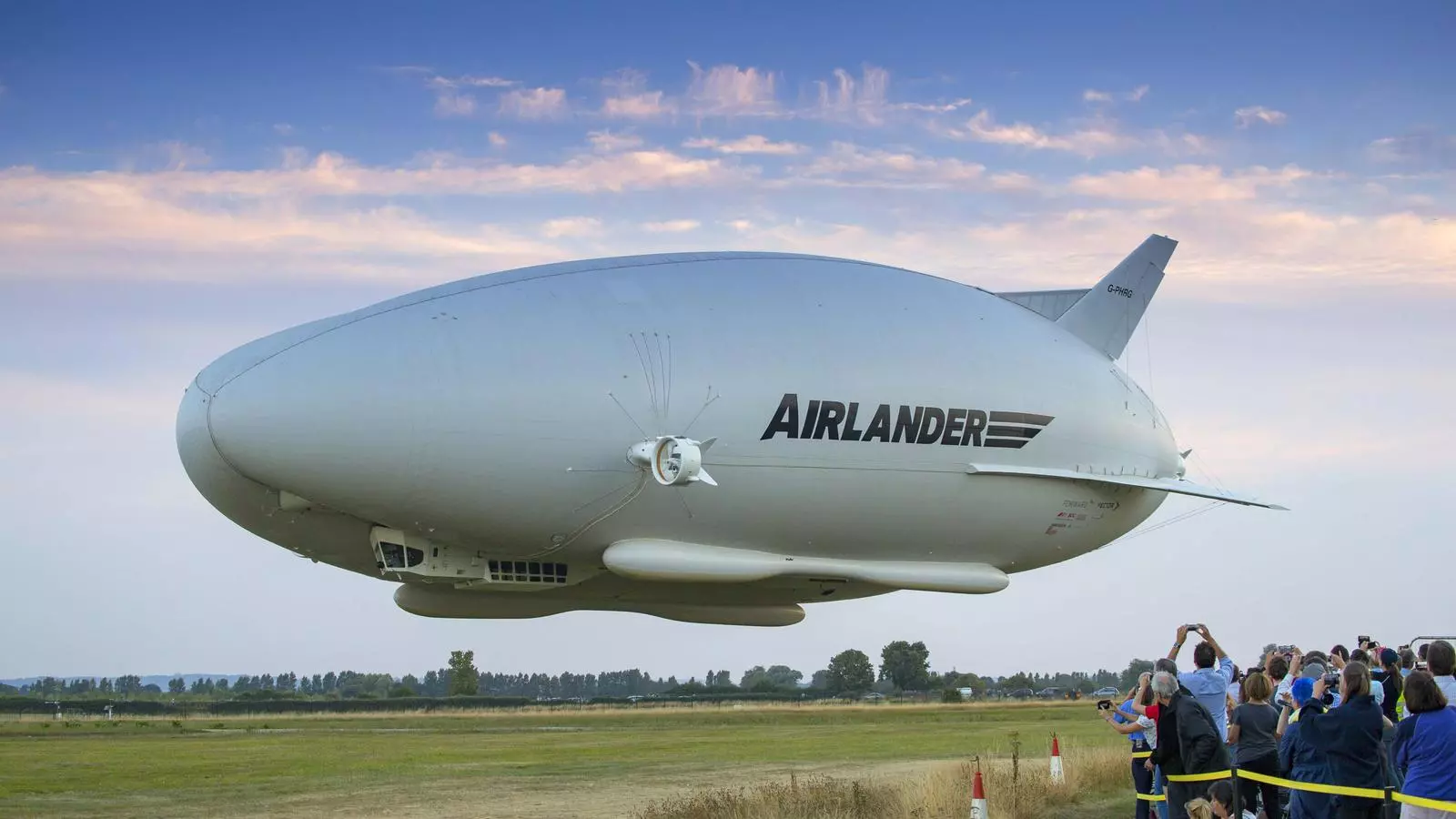 Un dels dirigibles Airlander de la companyia britànica HAV.