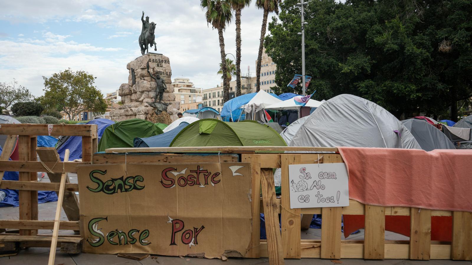 Encampment for housing in Palma