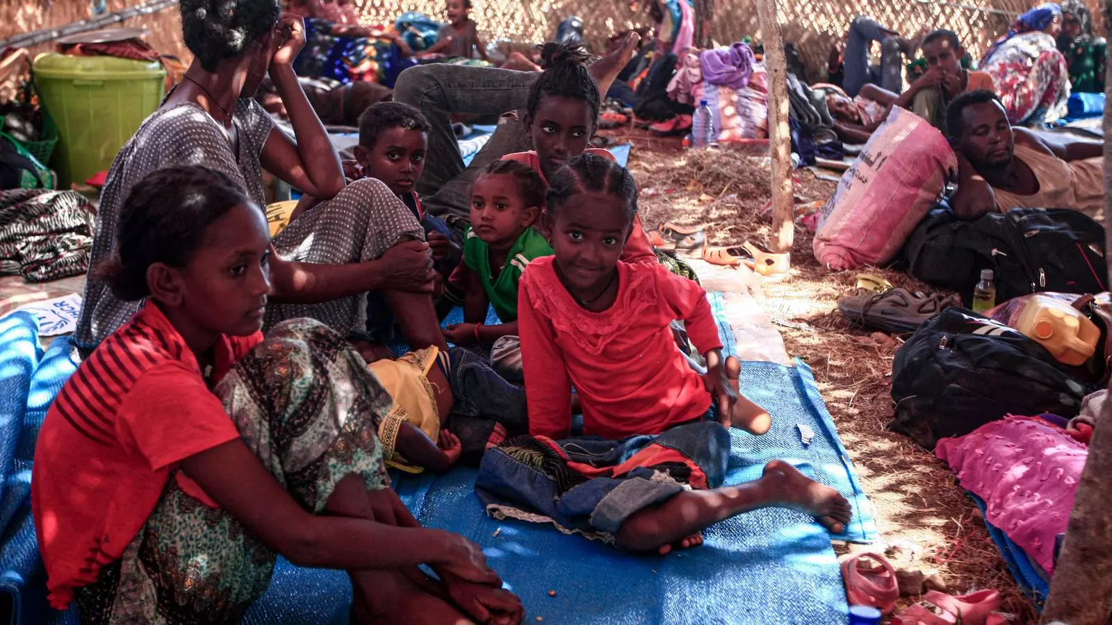 Un grup de refugiats etíops al camp d'Um Rakuba, al Sudan