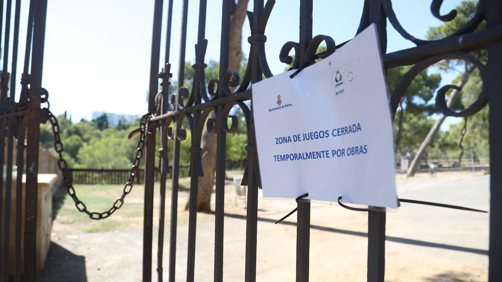 Sign on one of the park doors.