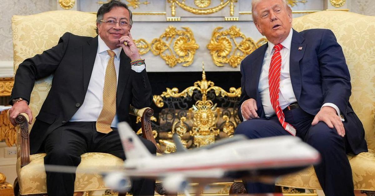 Trump-Petro Meeting: White House Gifts & Warmth