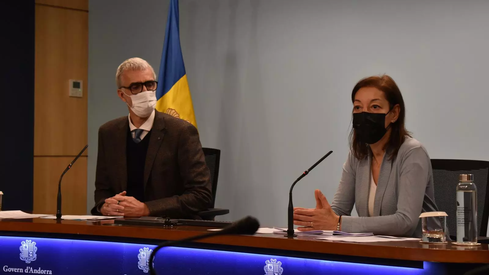 El secretari d'Estat d'Economia i Empresa, Èric Bartolomé, i la directora del departament d'Ocupació i Treball, Laura Vilella, presenten el programa.
