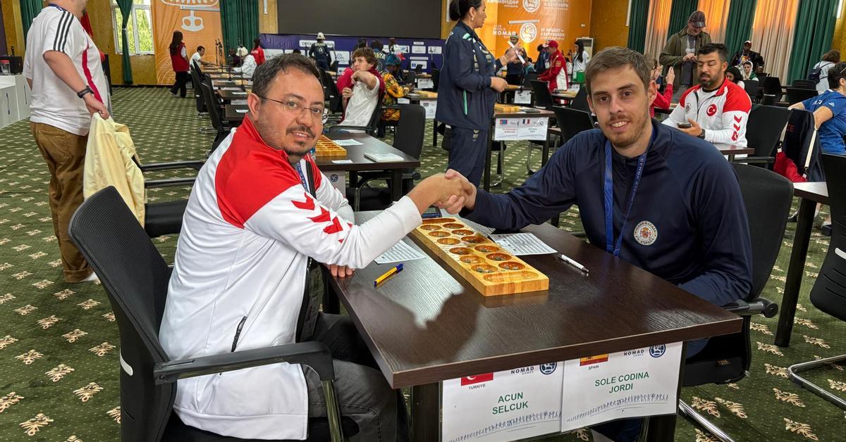 Jordi Solé and Víctor López compete at World Nomad Games