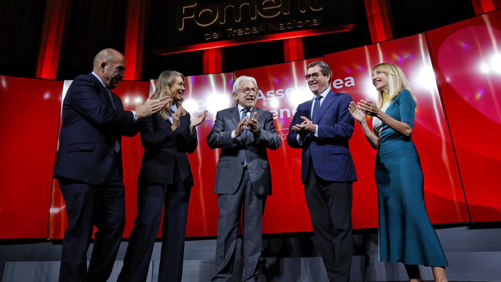 From left to right, Lorenzo Amor (ATA); Ángela de Miguel (Cepyme), Sánchez Llibre, Antonio Garamendi (CEOE) and Sílvia Alsina, president of the electoral committee.