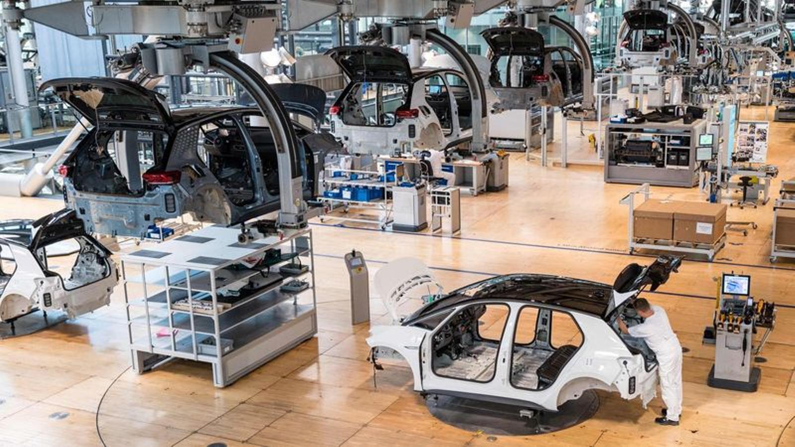 Línia de producció d'una fabrica d'automoció a Dresden.