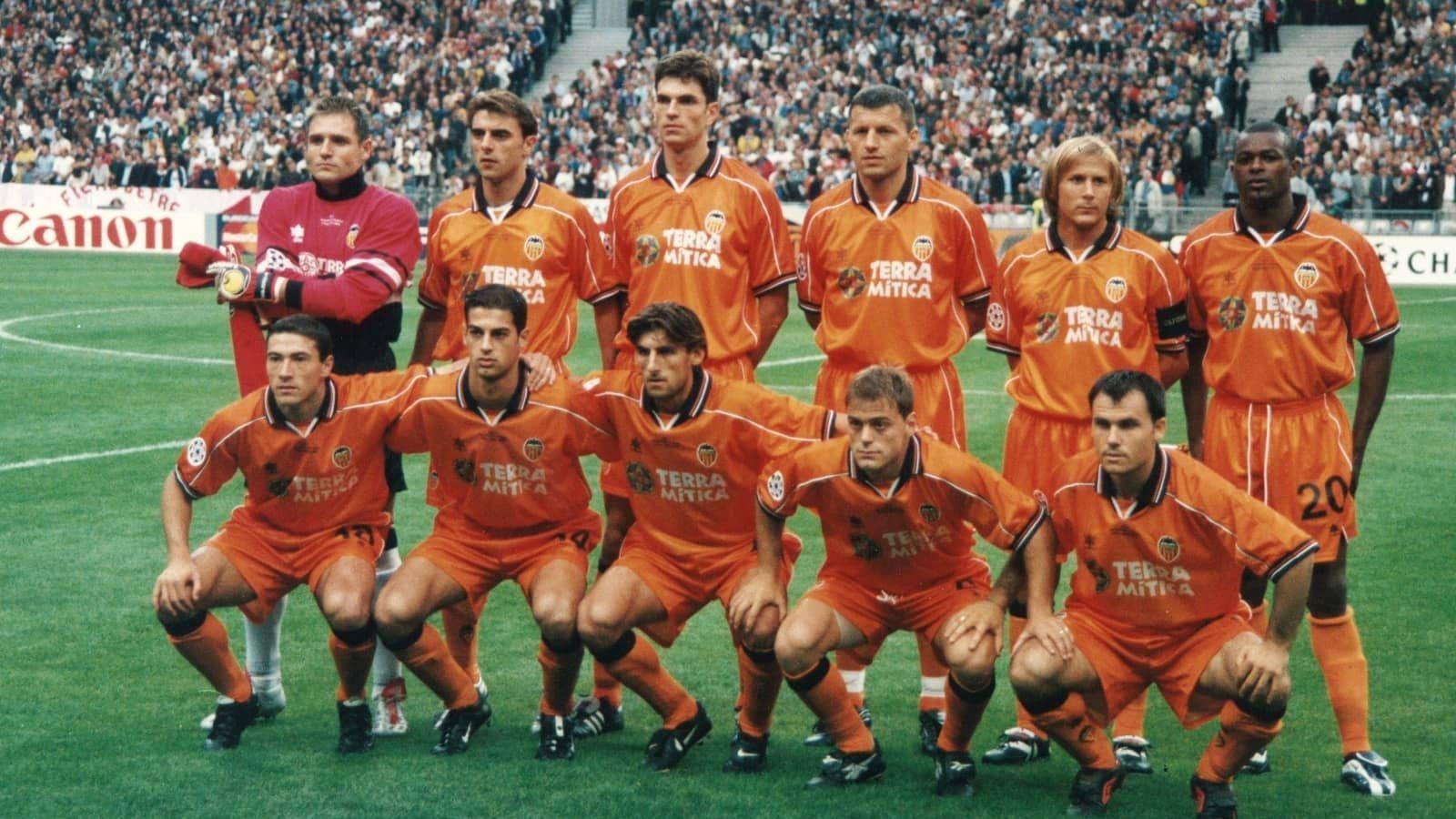 Valencia CF in the Champions League final in Paris, 2000.