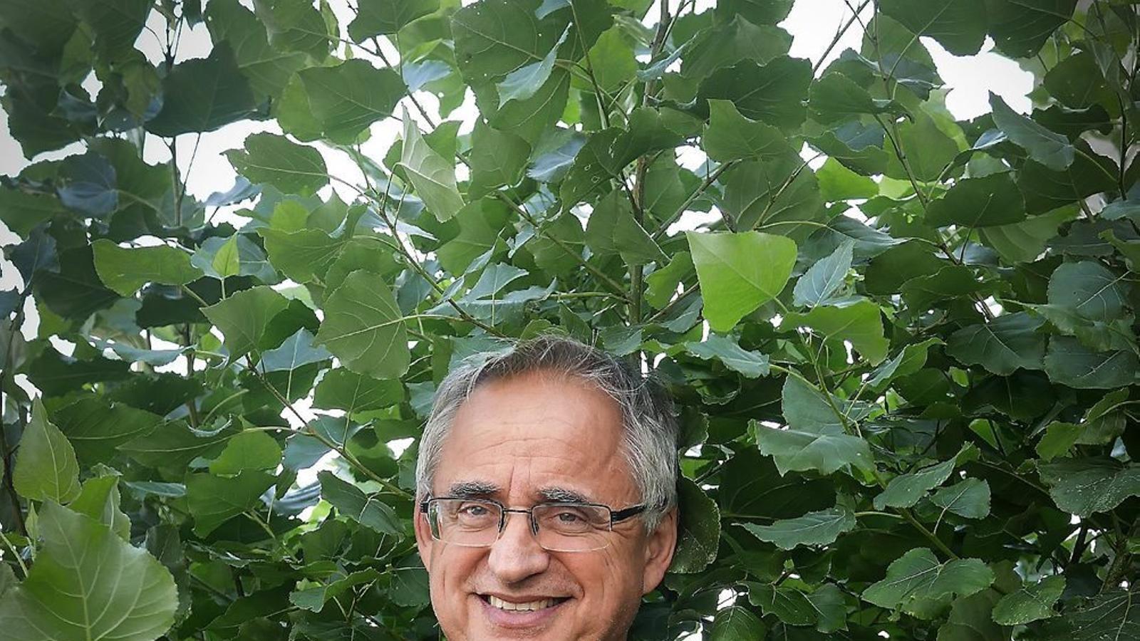 JOSEP PEÑUELAS: “Hi ha consciència ambiental,  però costa passar de les paraules als fets”