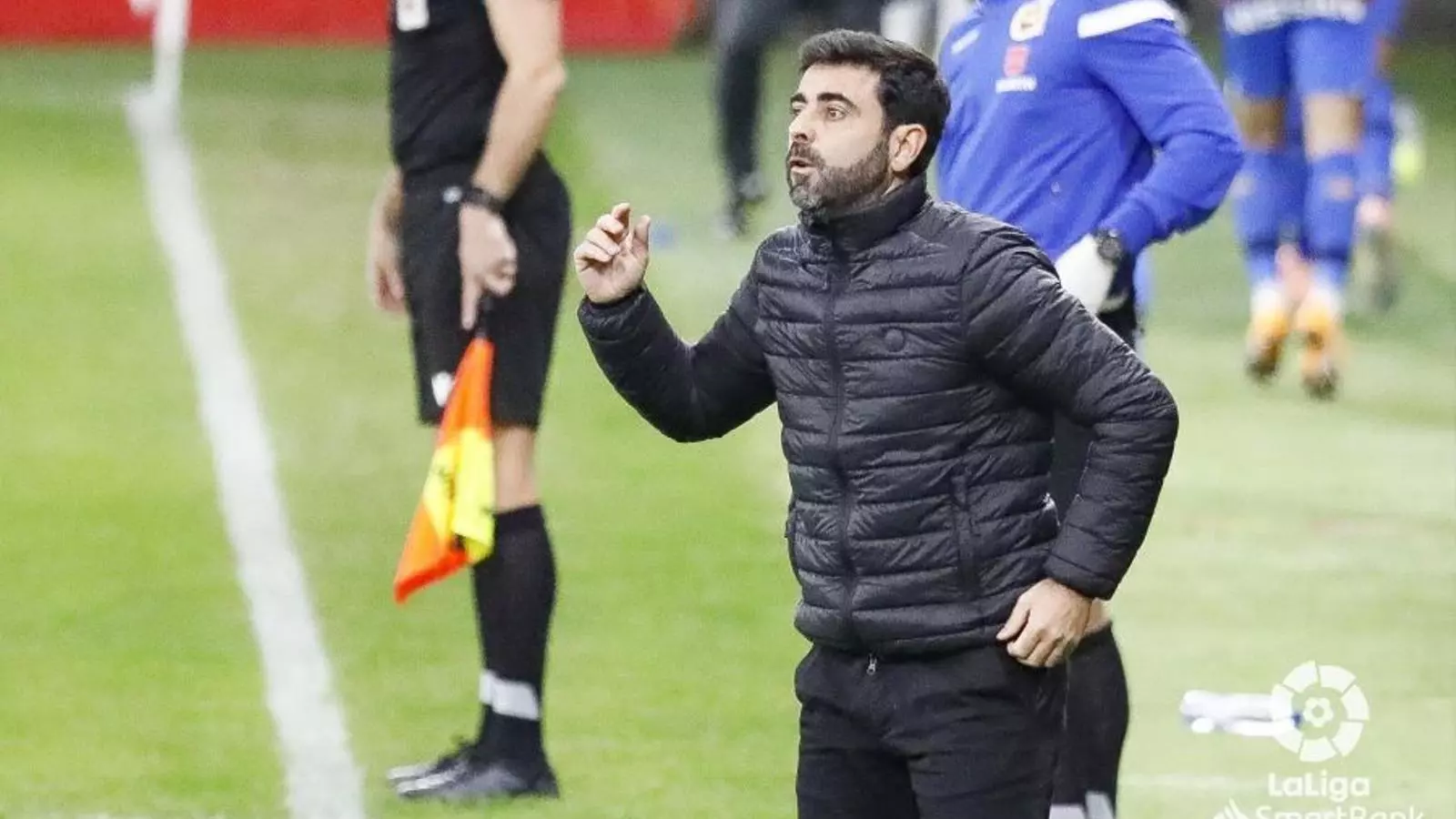 David Gallego, dirigint un partit amb l'Sporting