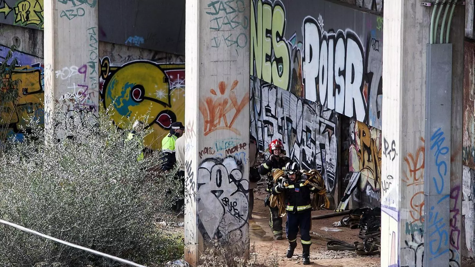 Incendi al cor de la misèria