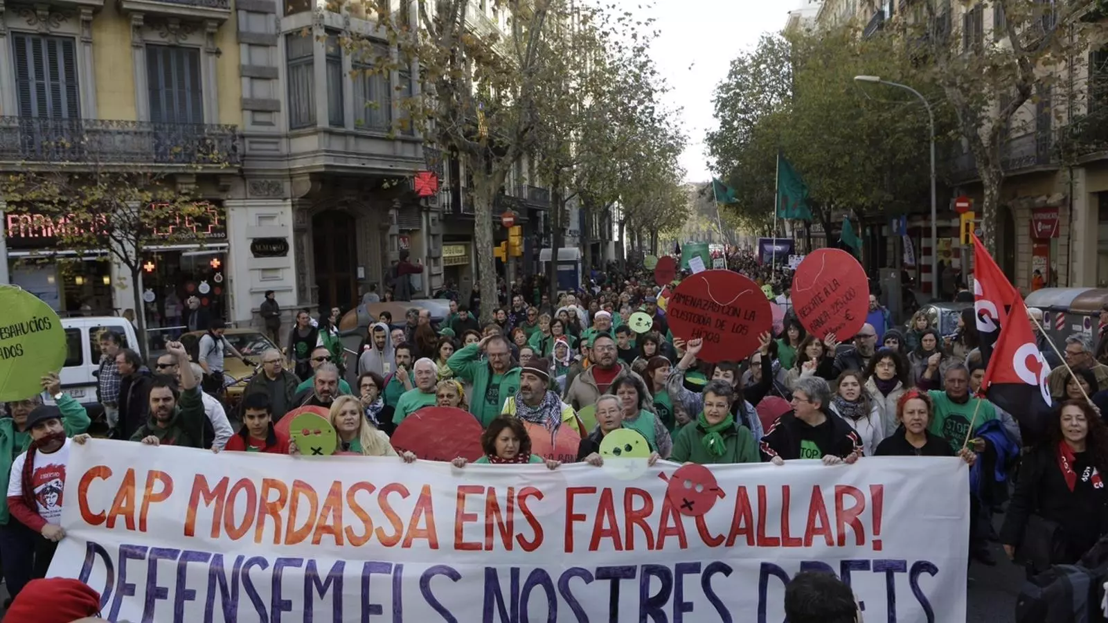 La manifestació contra la llei de seguretat ciutadana a Barcelona. MANOLO GARCÍA