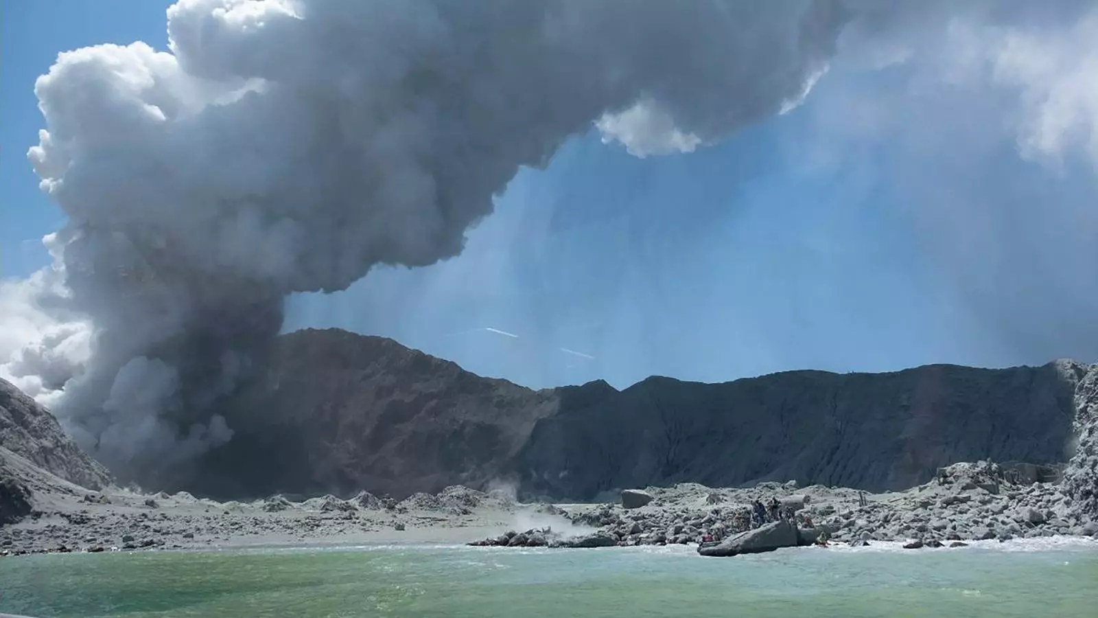 El volcà a l'illa blanca de Nova Zelanda