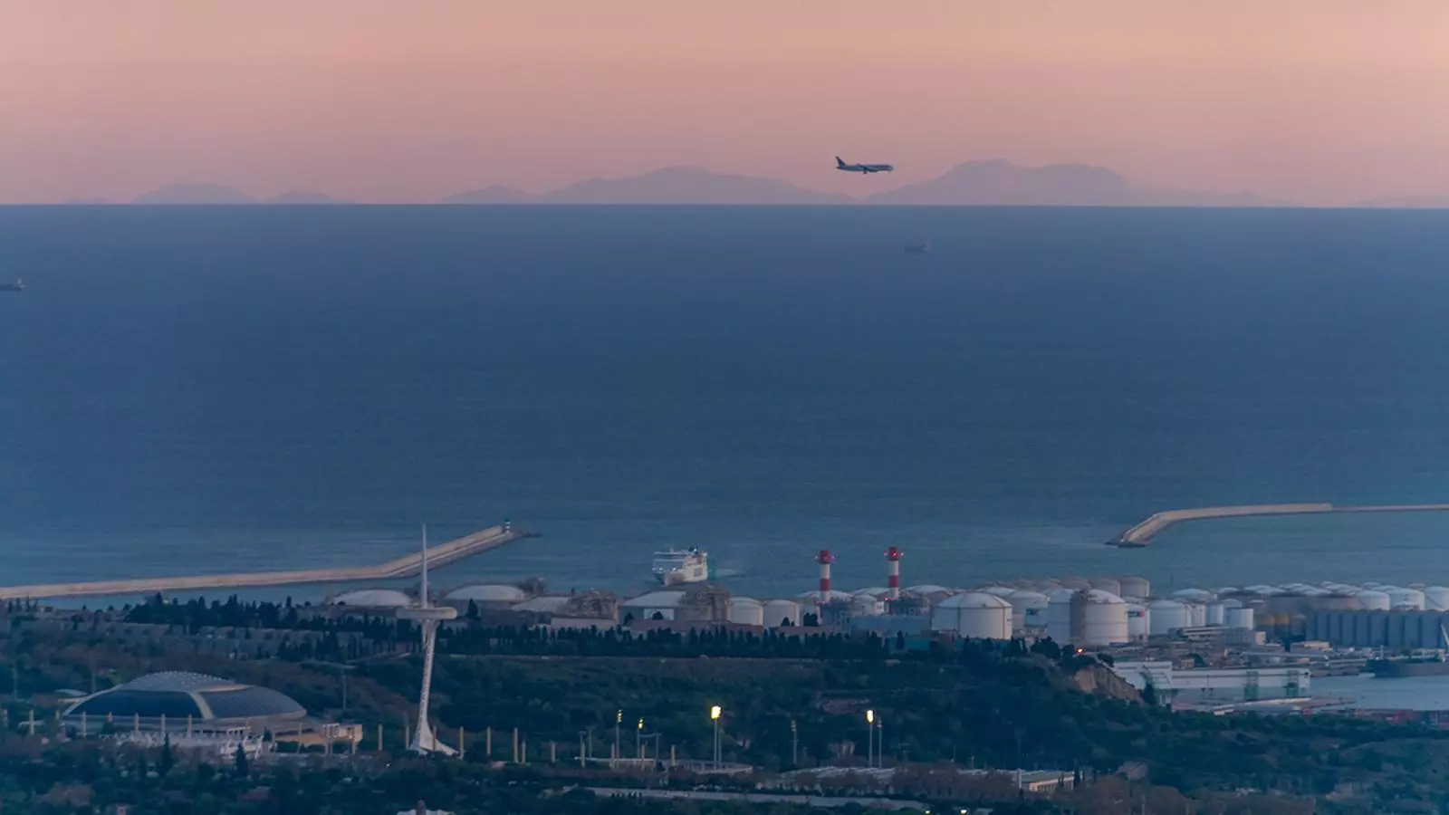 El perfil de la serra de Tramuntana des de l'Observatori Fabra