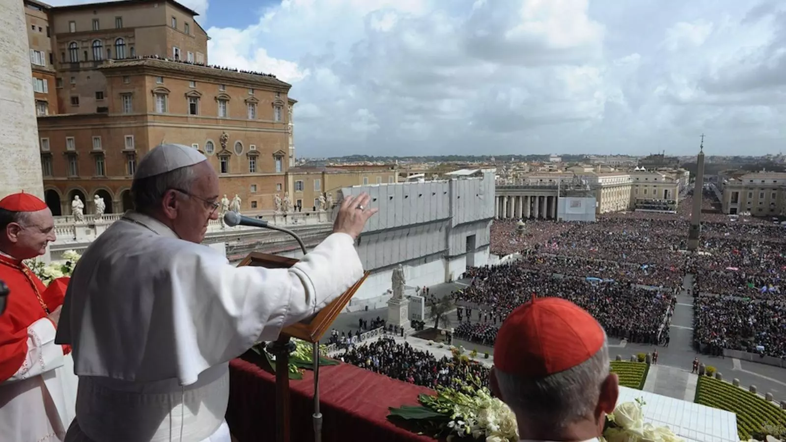 El papa Francesc durant la missa de la resurrecció, al Vaticà