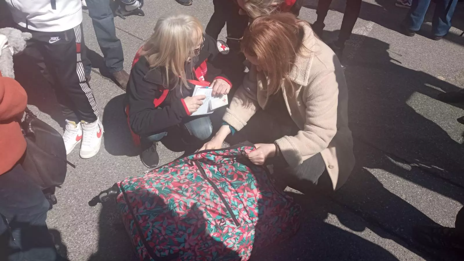 Arribada del comboi andorrà, amb una quinzena de refugiats ucraïnesos, aquest dimecres a Andorra la Vella.