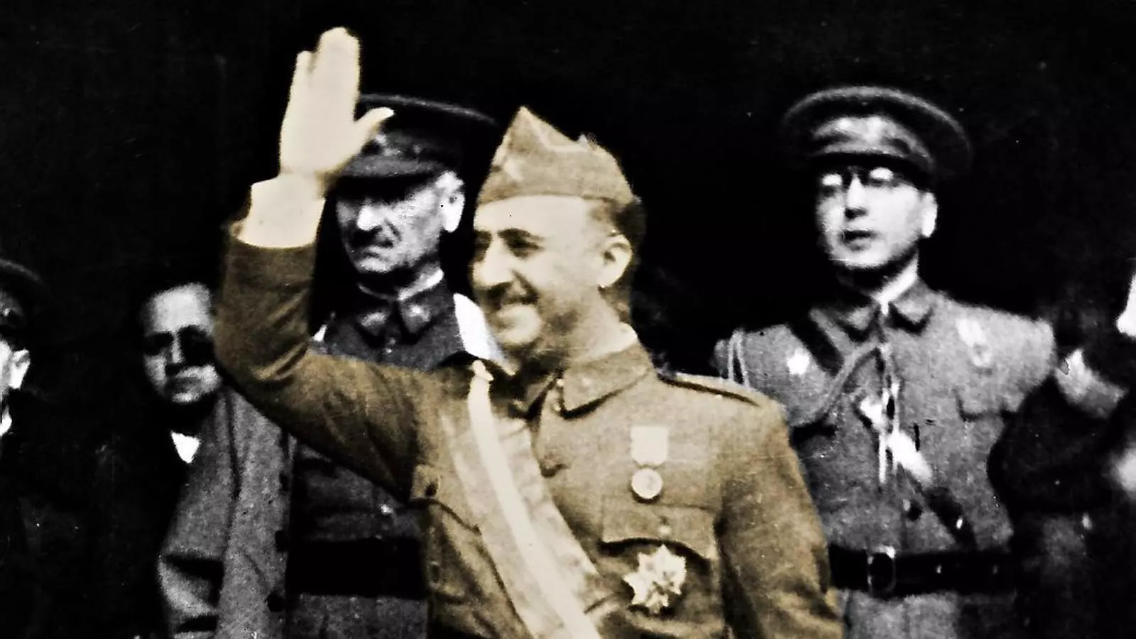 Accés públic als papers de Defensa, la Fundació Francisco Franco i la Falange