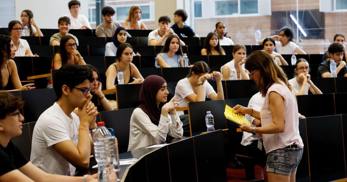 Comencen les primeres proves de selectivitat en què es faran