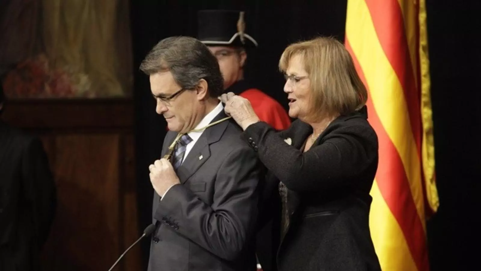 Mas, pren possessió del càrrec de president / MANOLO GARCÍA