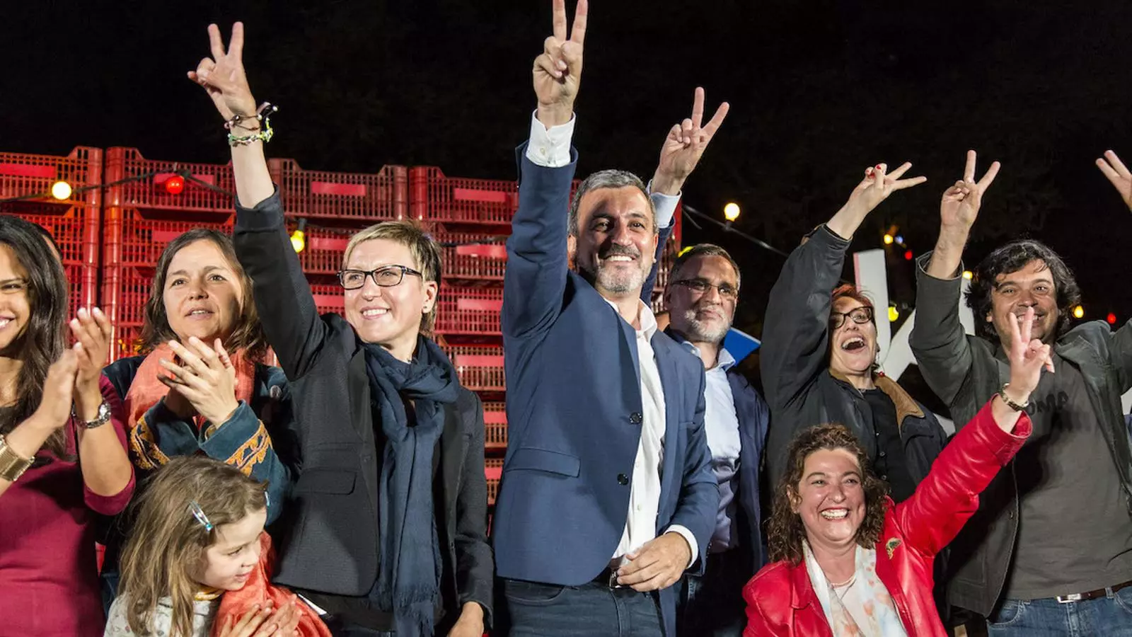 Jaume Collboni i Carmen de Andrés en el míting de tancament de campanya a Barcelona / MARC ROVIRA