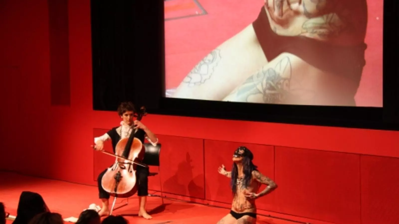 Una imatge de l'espectacle de Vagina Dentata Organ