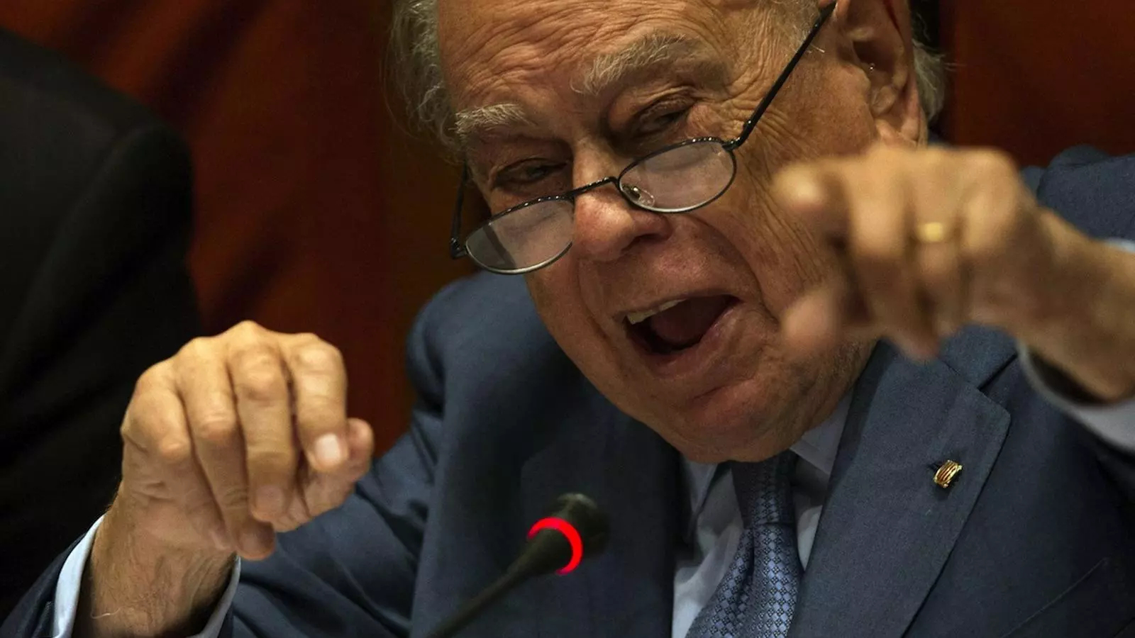 Jordi Pujol, durant la seva compareixença al Parlament per parlar dels diners que tenia a l'estranger / EFE