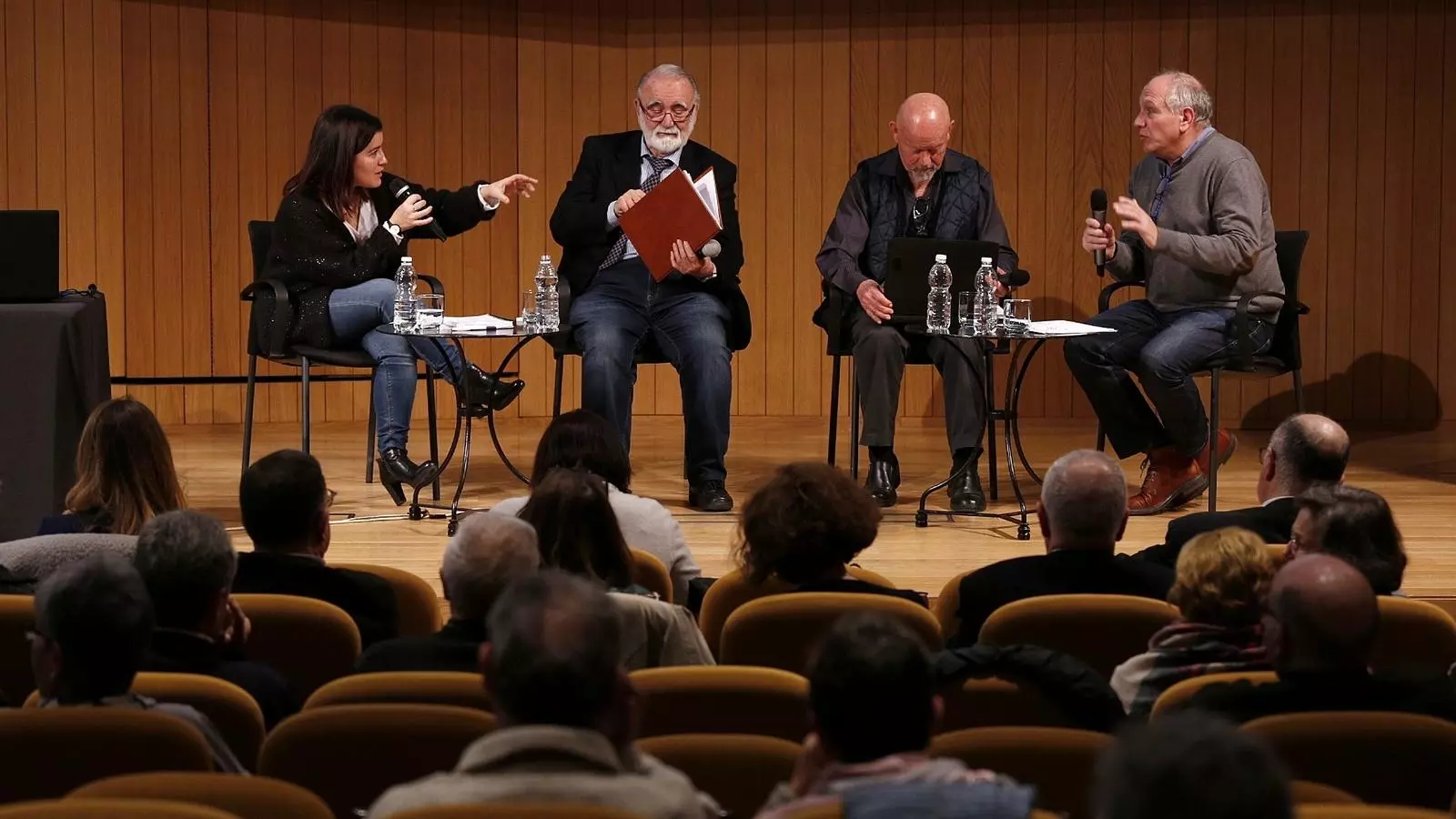 Un moment del debat organitzat per la Taula del Tercer Sector