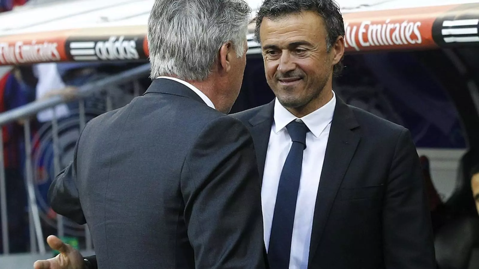 Luis Enrique saluda Carlo Ancelotti / CHEMA MOYA / EFE