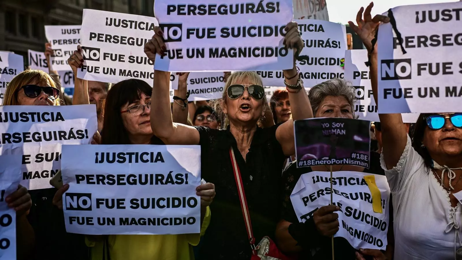 Milers de persones s'han manifestat a Buenos Aires per exigir la veritat.