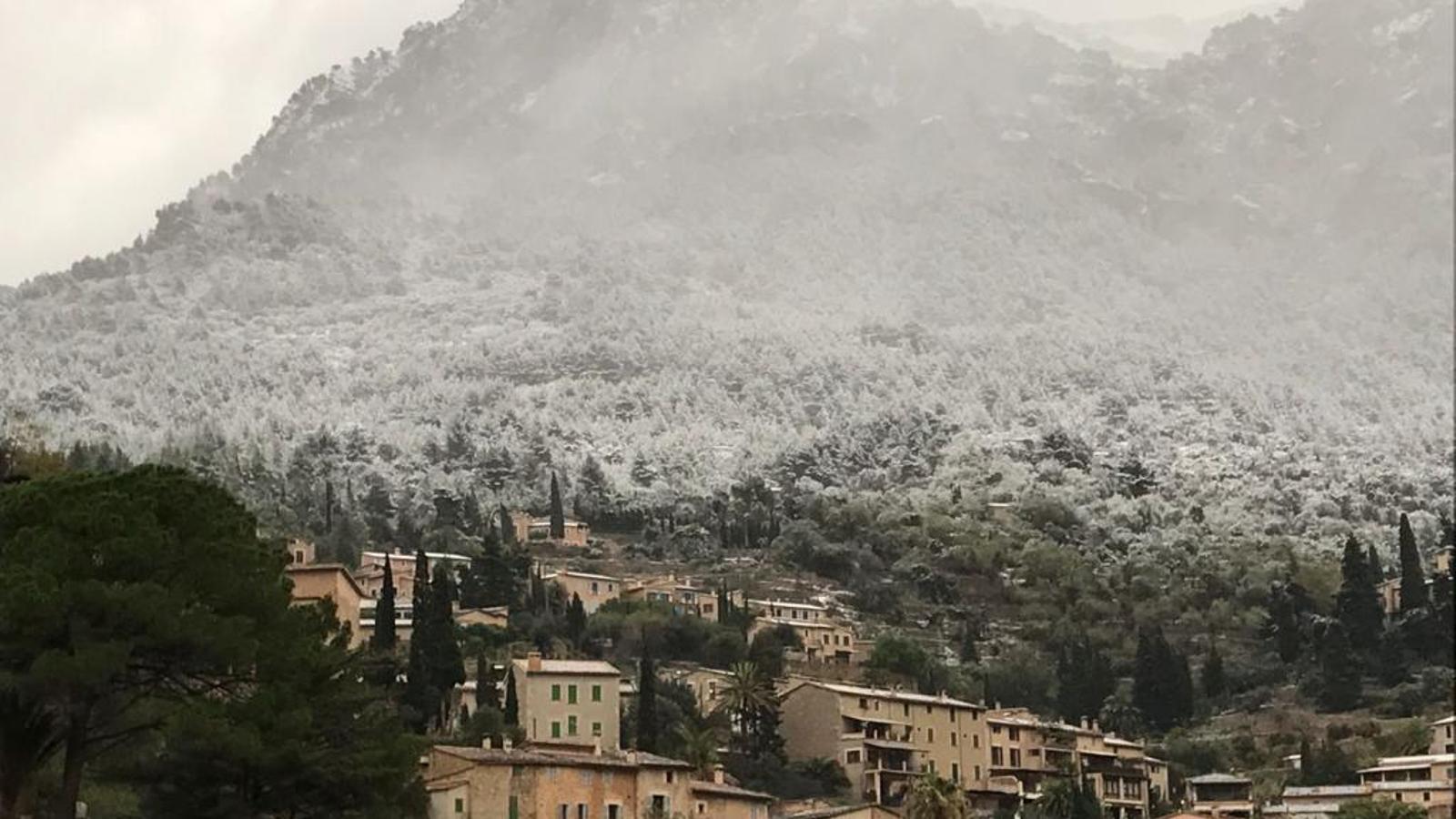 La cota de neu baixarà dimecres als 800 metres