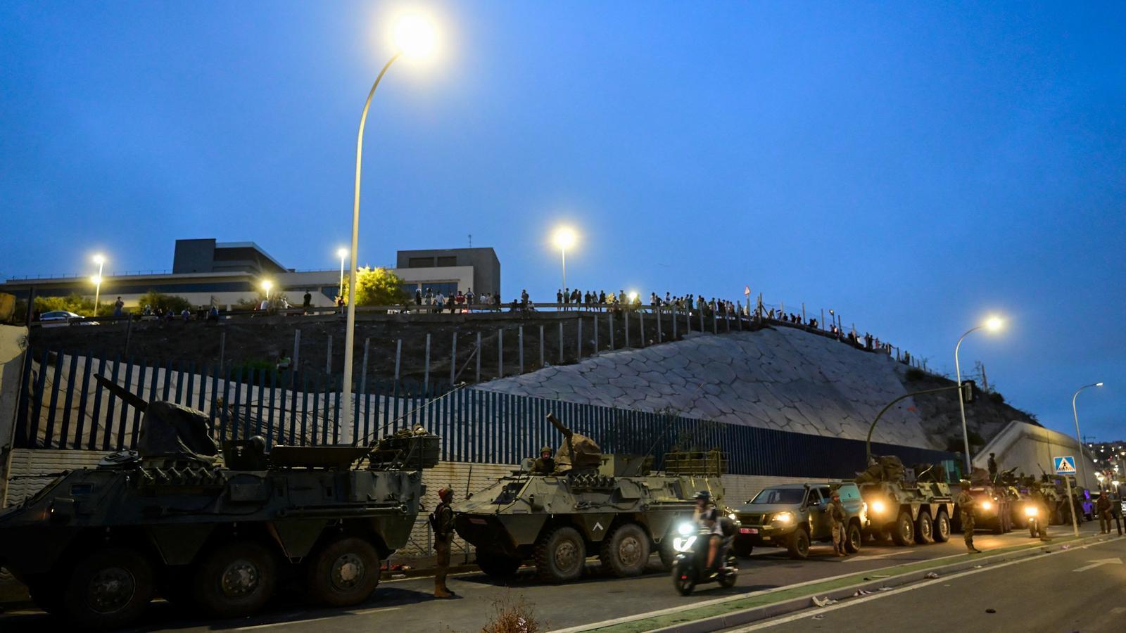 Tanks and vans of the Spanish army deployed in Ceuta
