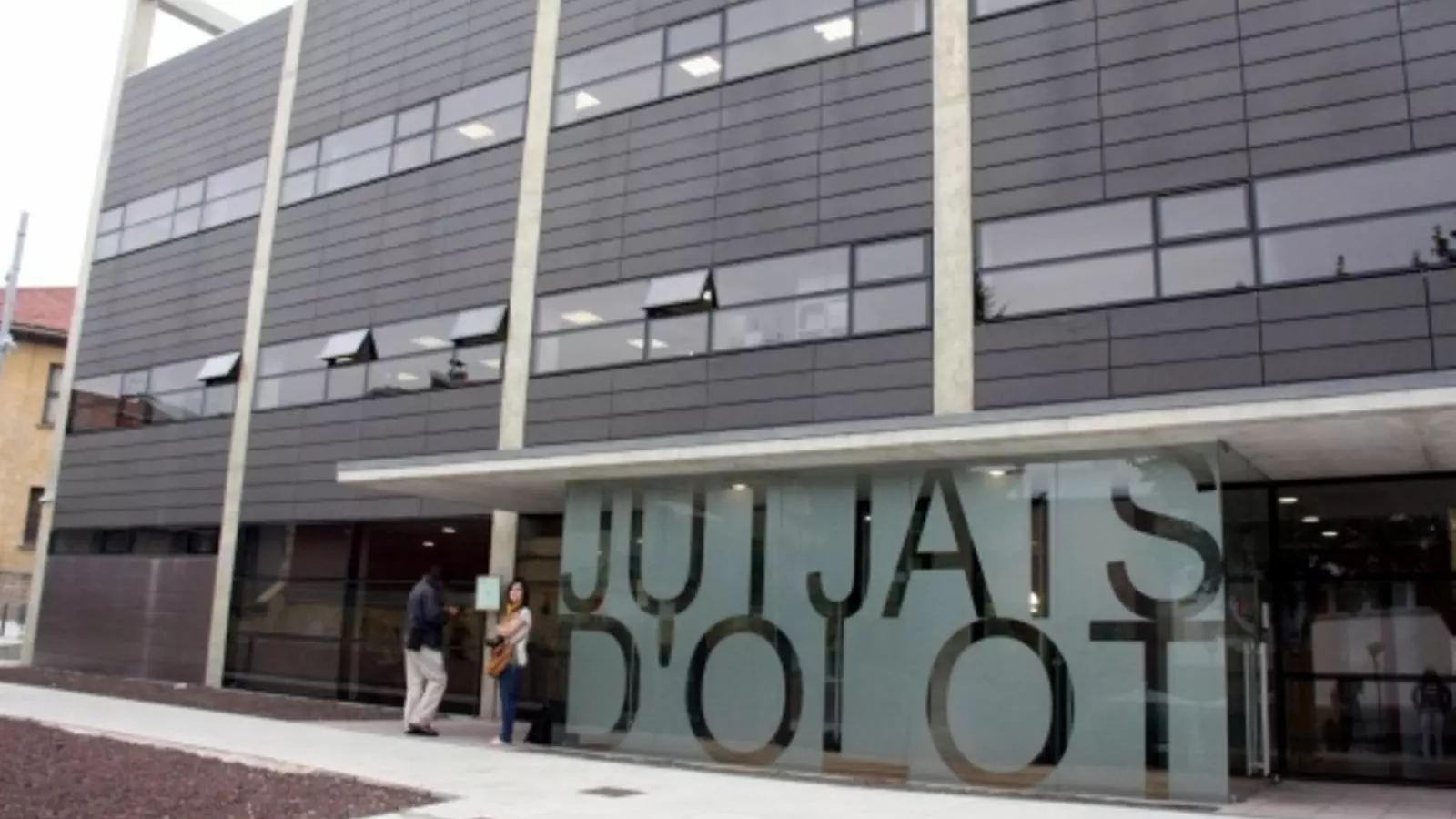 Els jutjats d'Olot on ha declarat el detingut