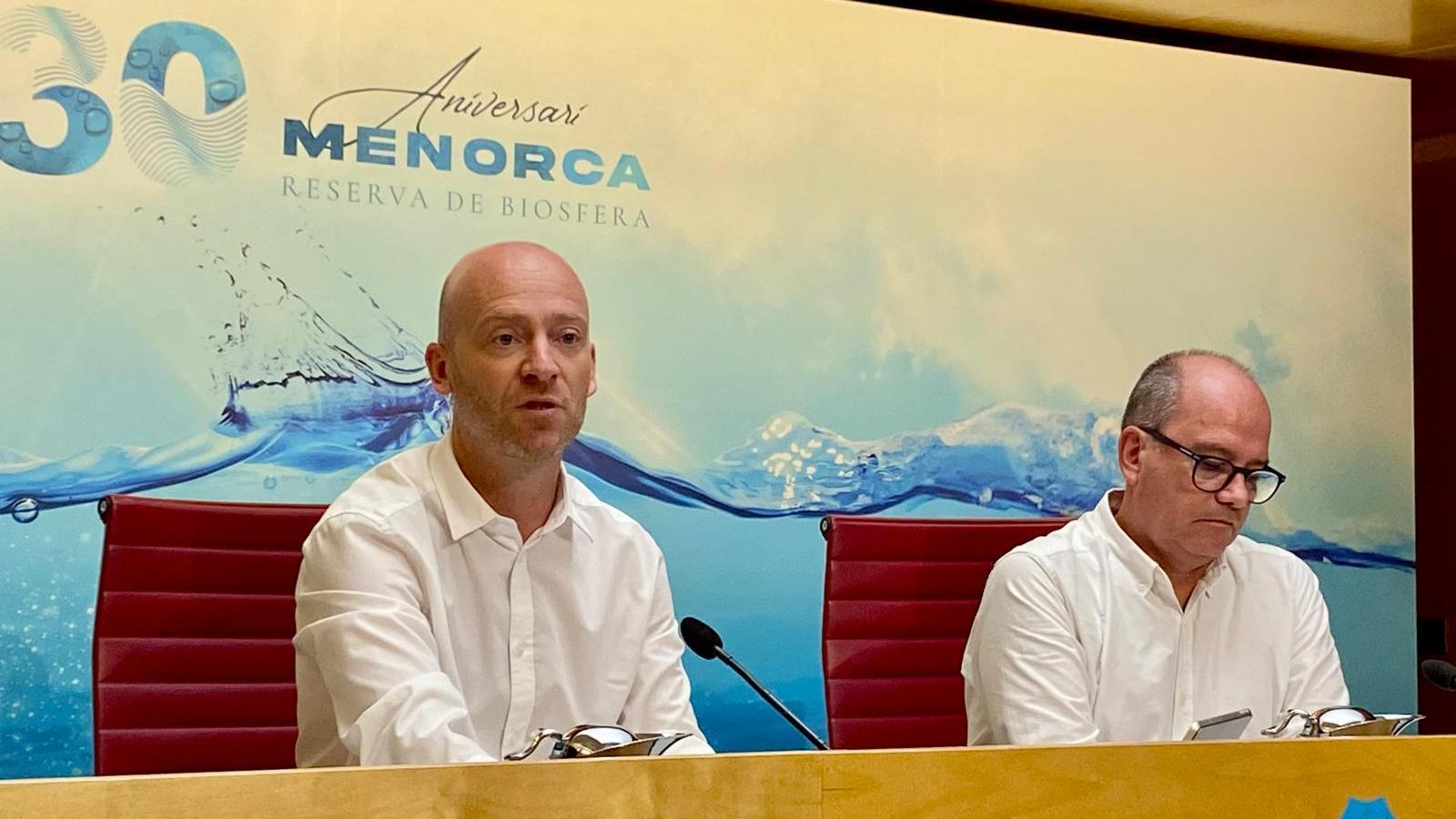 Adolfo Vilafranca und Simón Gornés während der Pressekonferenz