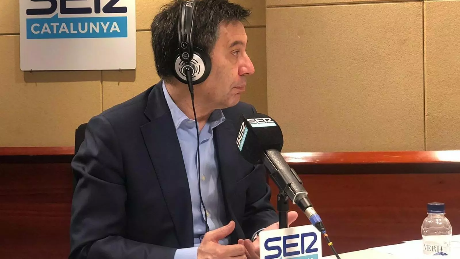 Bartomeu, responent als micròfons de la Cadena SER Catalunya
