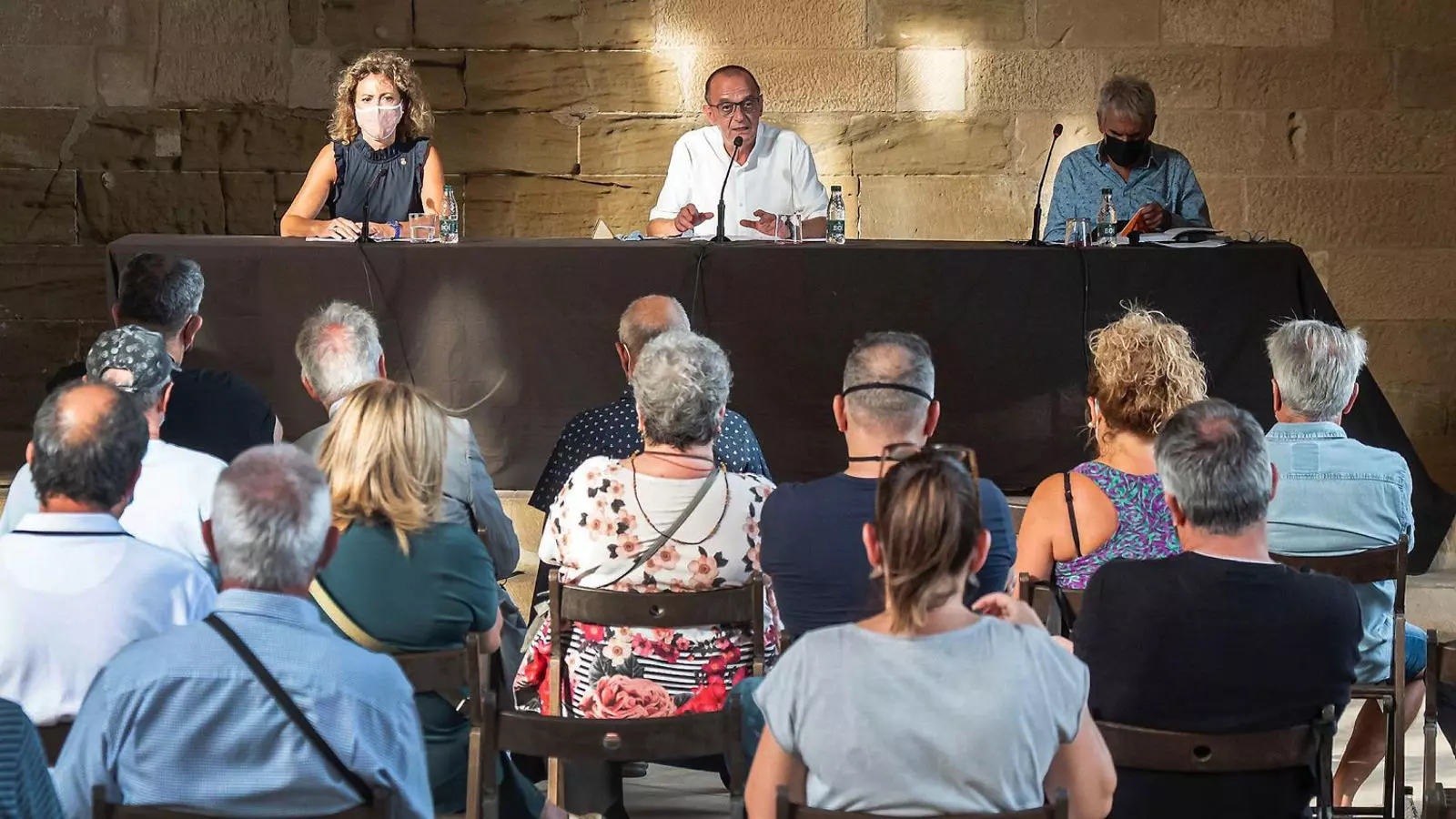 Una reunió amb representants veïnals dels barris de Lleida i de les partides de l’Horta en una imatge d’arxiu.