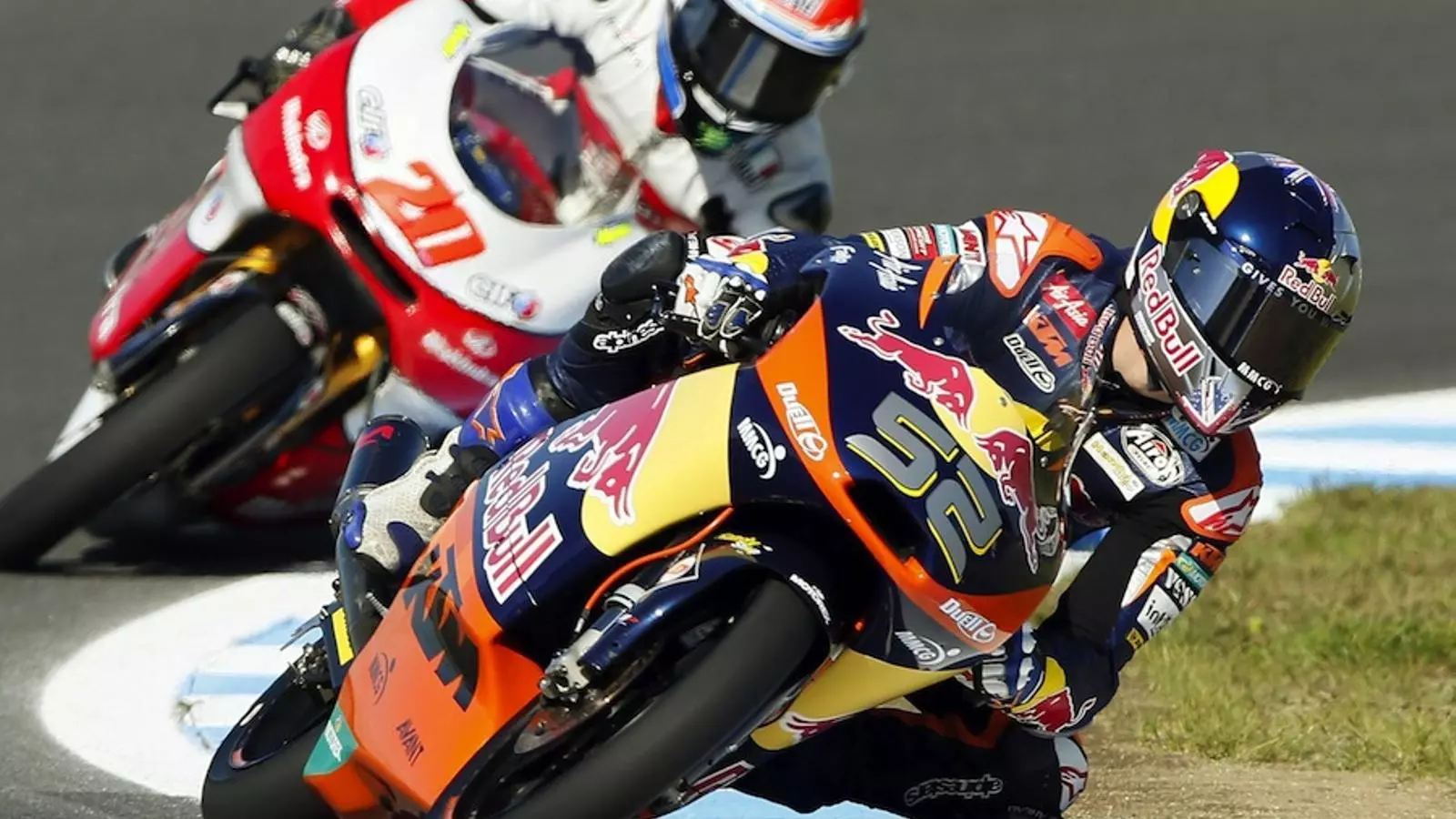 Danny Kent, durant la sessió d'entrenaments oficials de Moto3 al GP del Japó / MIKIMASA MAYAMA / EFE