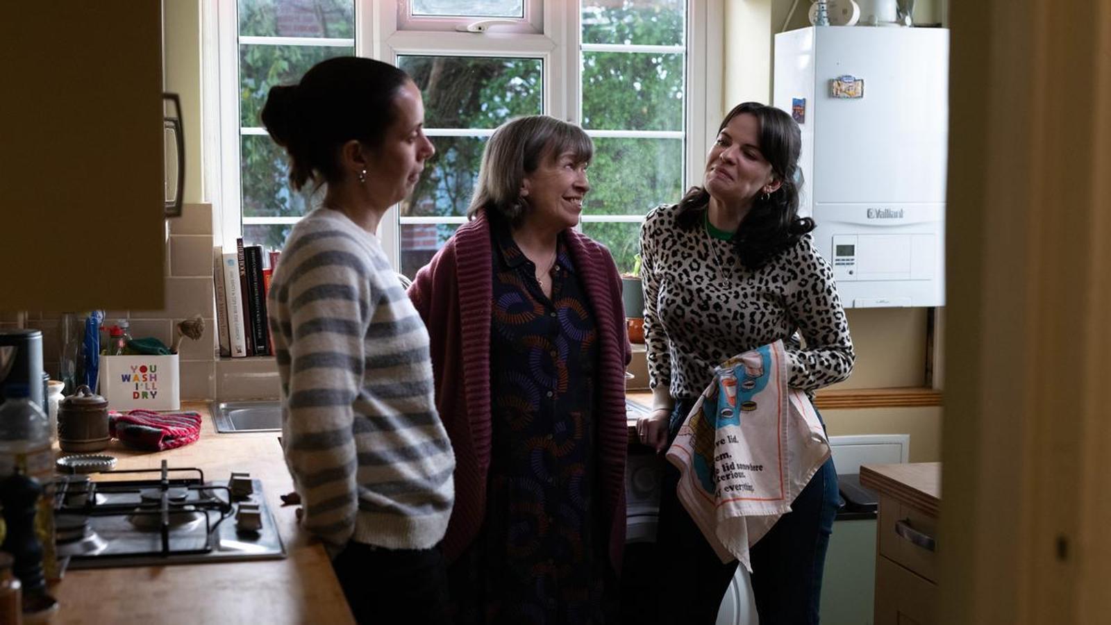 Kate O'Flynn, Marion Bailey y Alice Bailey Johnson en 'Tender loving care'.