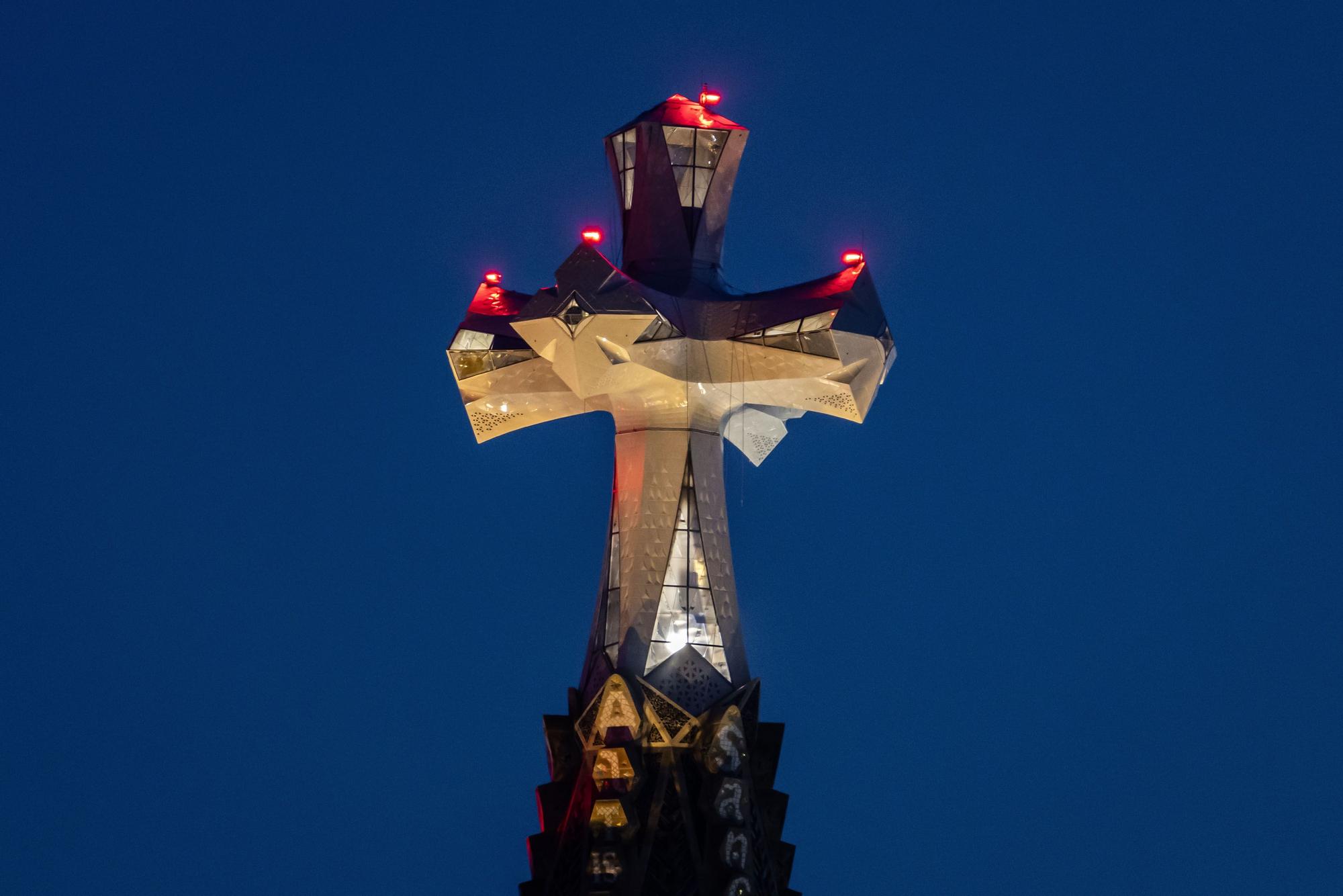 El gàlib de la creu de la torre més alta de la Sagrada Familia