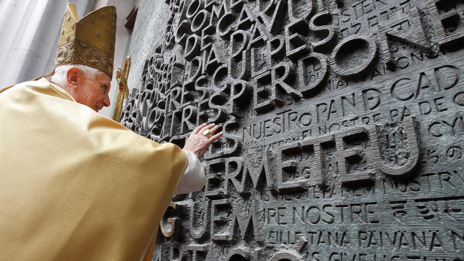 In 2010, Pope Benedict XVI consecrated the Sagrada Família temple in Barcelona.