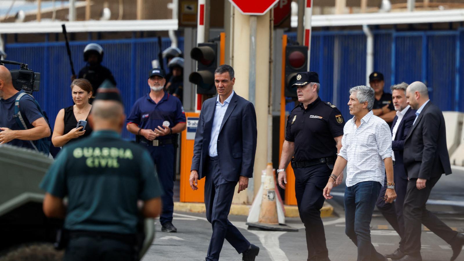 Pedro Sánchez and Fernando Grande-Marlaska at the Ceuta border