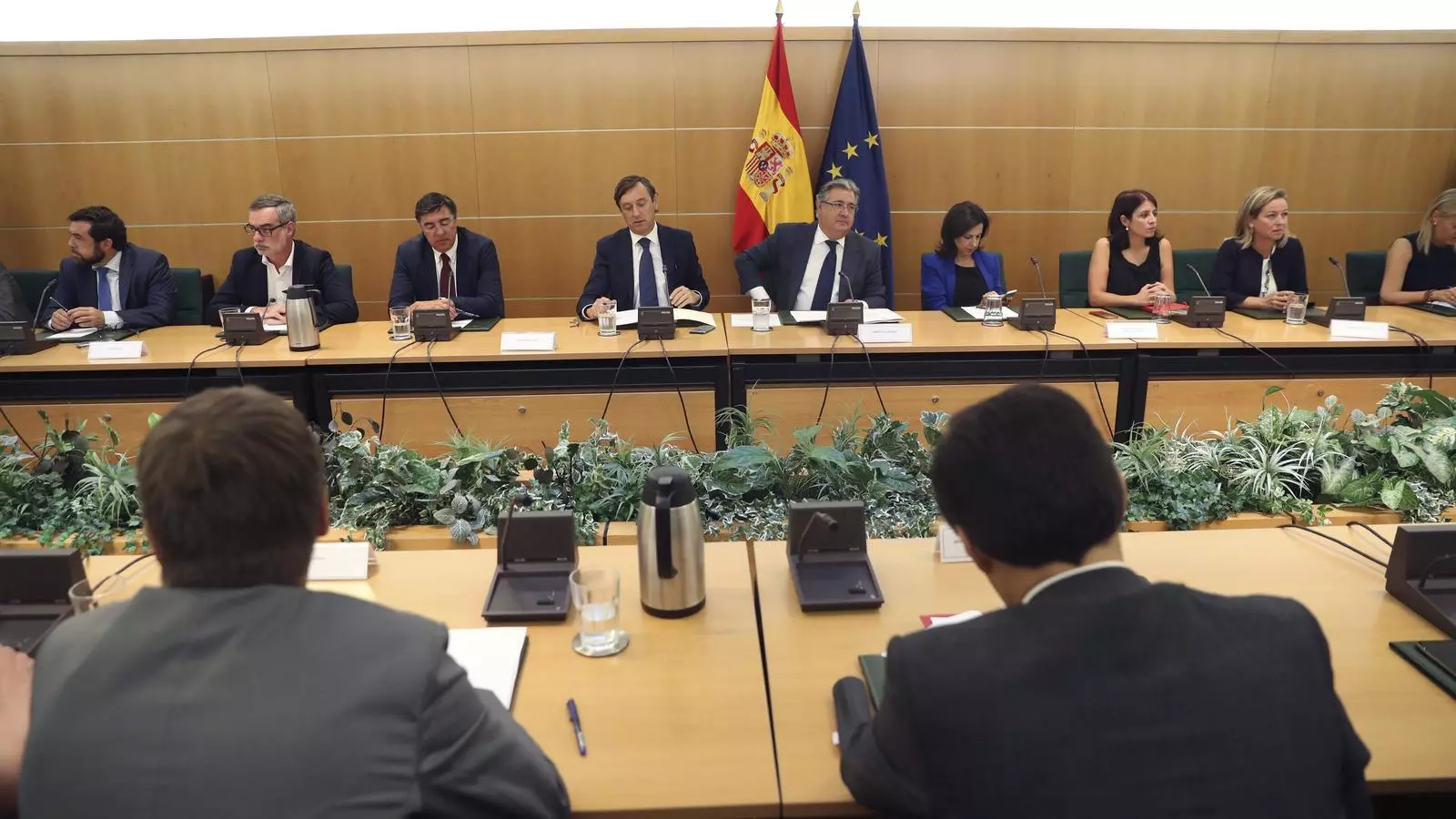 El ministre d'Interior, Ignacio Zoido, ha presidit la reunió del Pacte Antiterrorista d'aquest dilluns amb presència, per primera vegada, de tots els partits catalans.