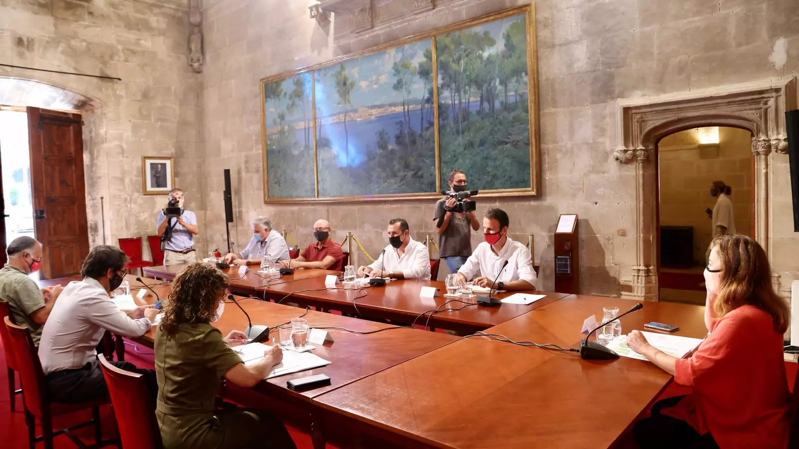 La reunió entre Govern i agents socials s'ha dut a terme aquest dimarts 13 matí al Consolat de Mar