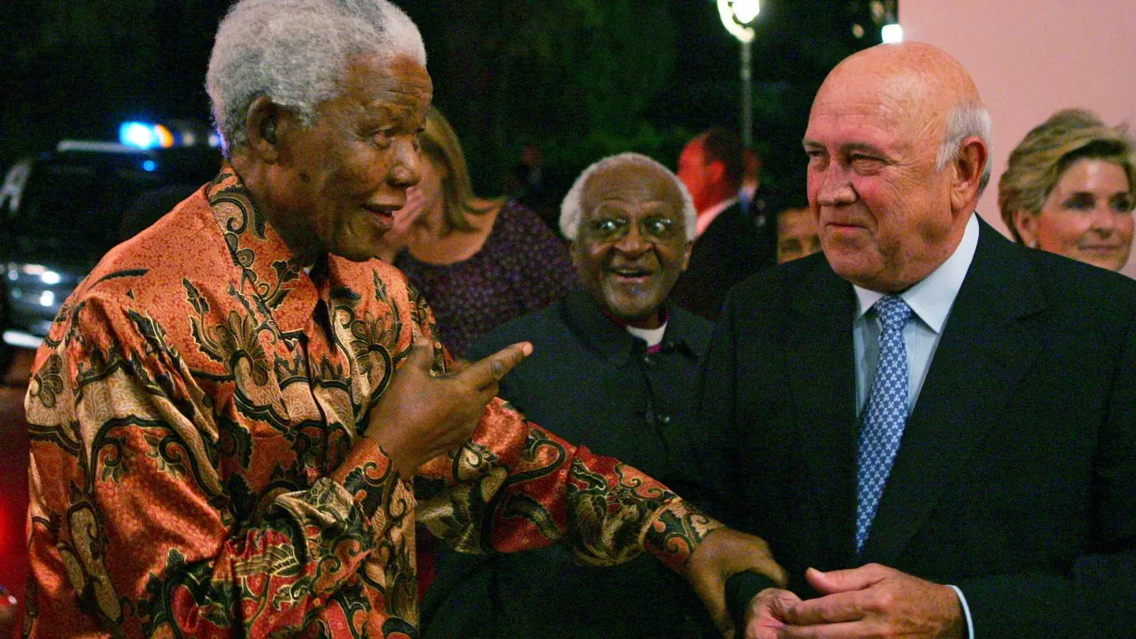 Una foto d'arxiu de l'ex president sud-africà FW de Klerk amb el Nobel de la Pau Nelson Mandela.