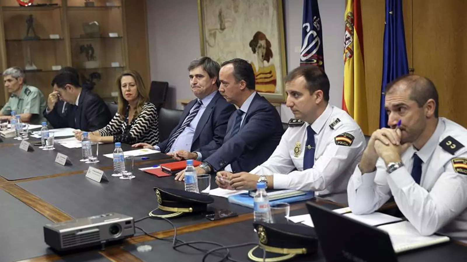 La Comissió Estatal contra la Violència, el Racisme i la Xenofòbia s'ha reunit aquest dilluns a la seu del Consell Superior d'Esports, a Madrid. EFE