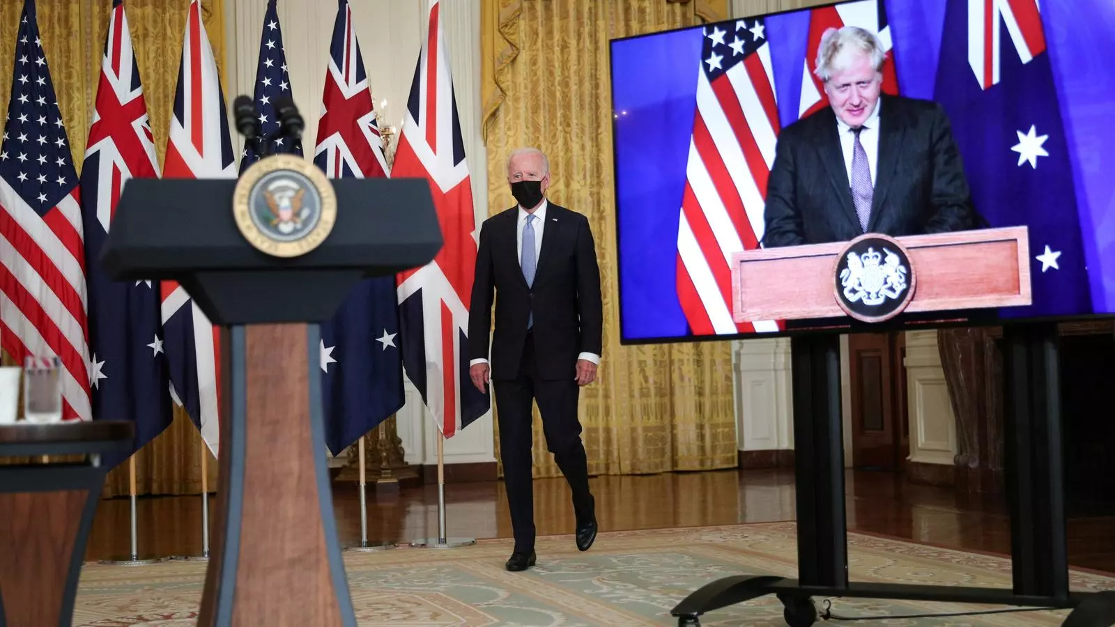 Joe Biden i Boris Johnson durant la compareixença conjunta de la nit del dimecres.
