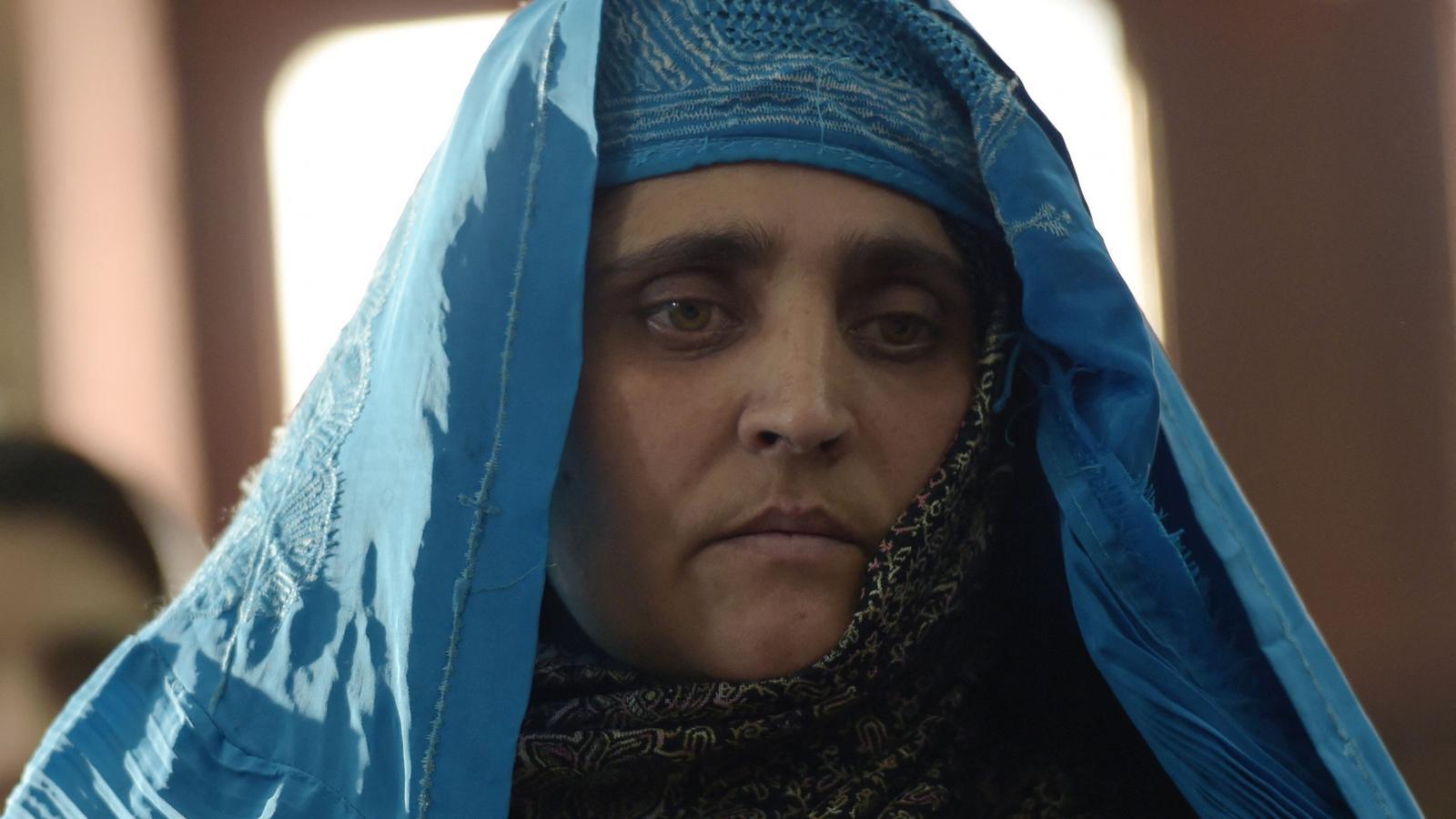 Sharbat Gula, coneguda com "la noia afganesa"