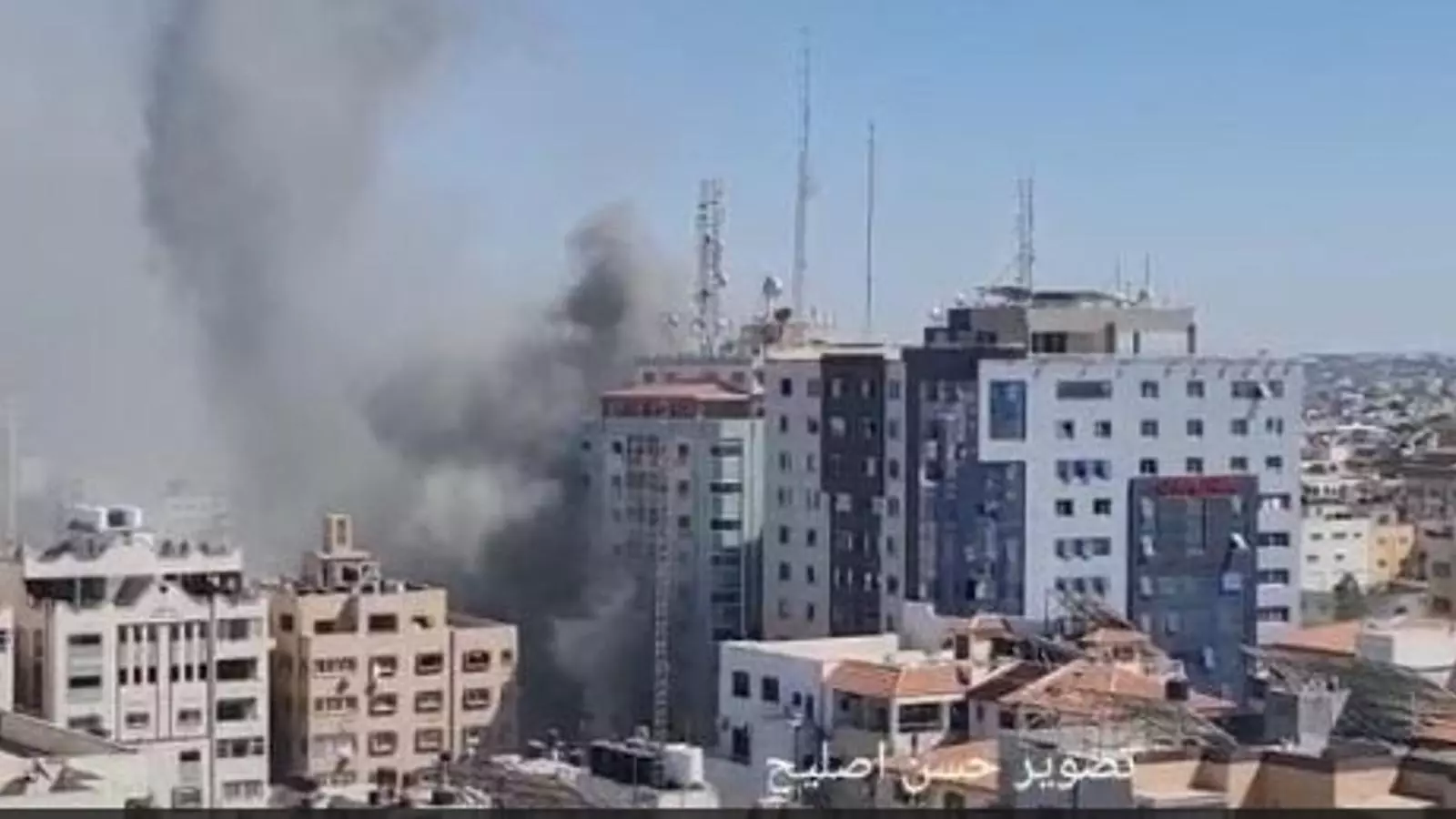 Israel bombardea la sede de A el Jazira y AP en Gaza