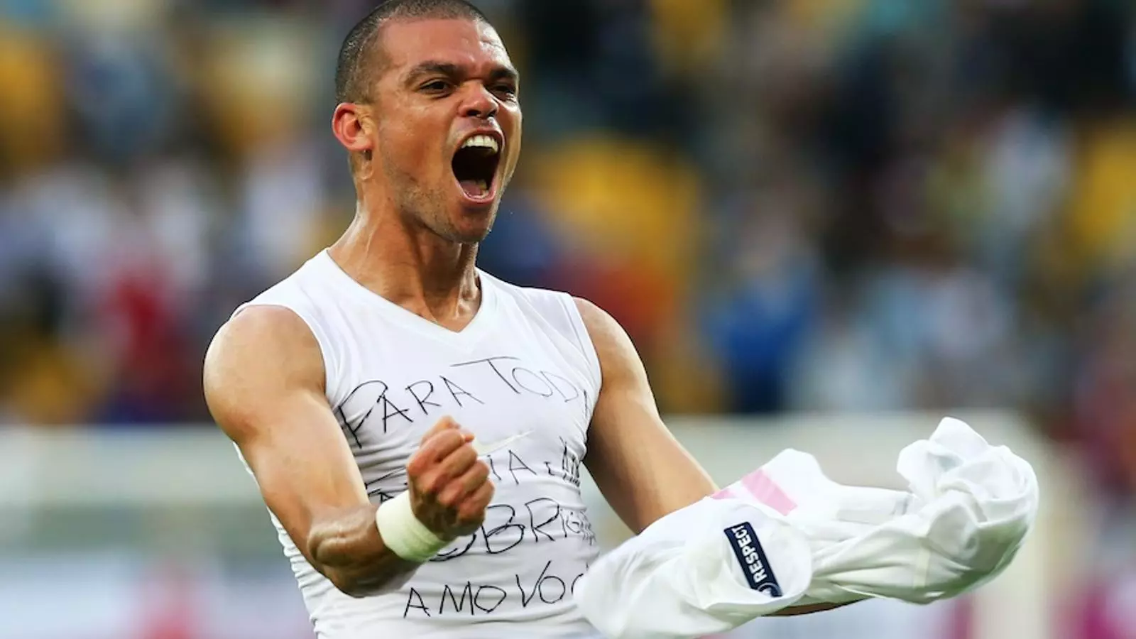 Pepe celebra el seu gol contra Dinamarca